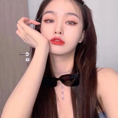 玄学大佬靠摆摊惊艳全球